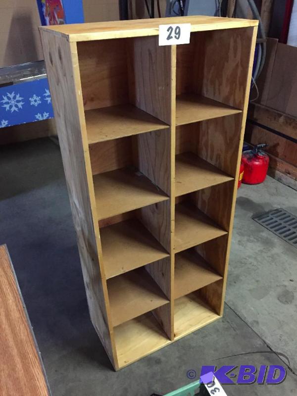 lot 29 image: 10 compartment wooden organizer....