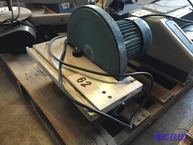 lot 62 image: 12" disc sander....