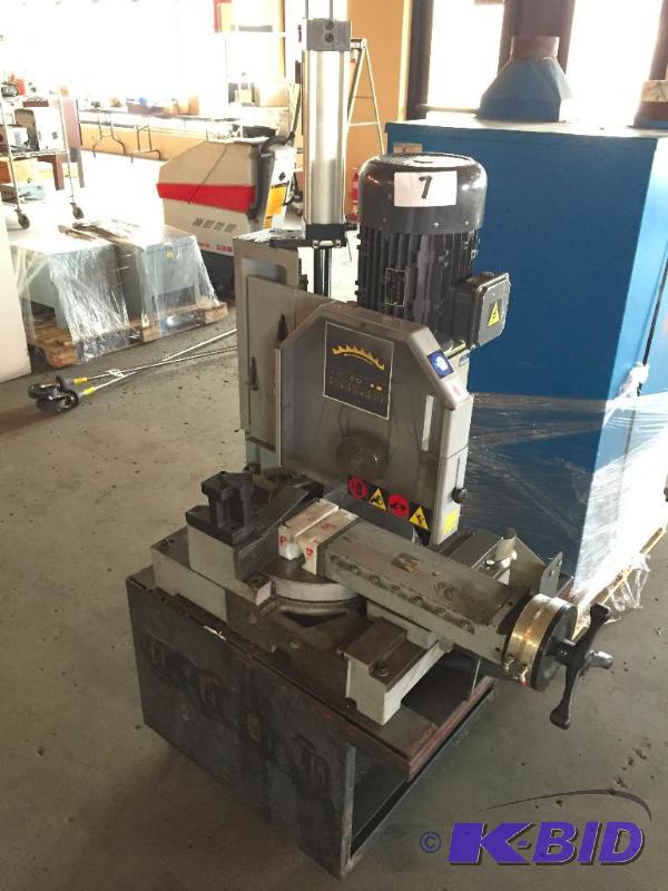 lot 7 image: Heavy duty cold saw. Import....