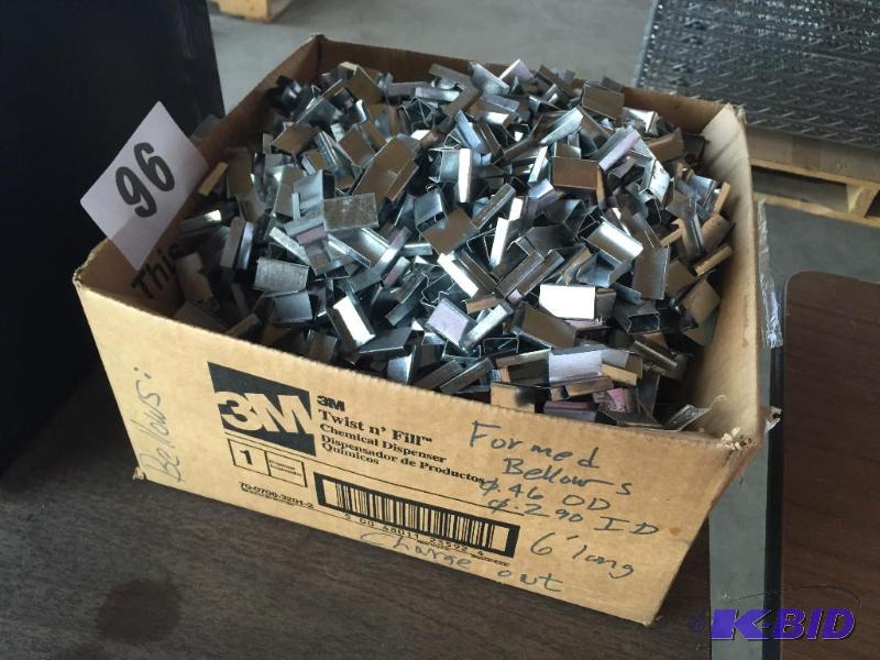 lot 96 image: Box of steel banding clips....