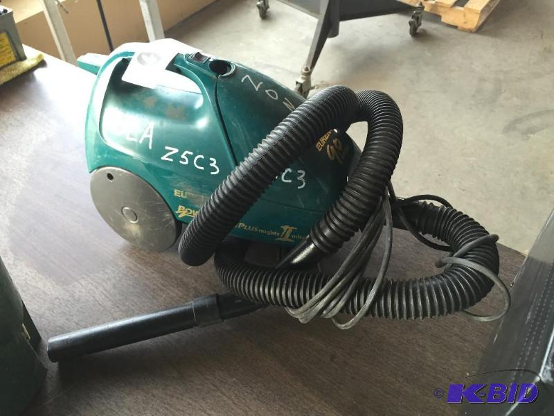 lot 97 image: Eureka small hand vacuum....