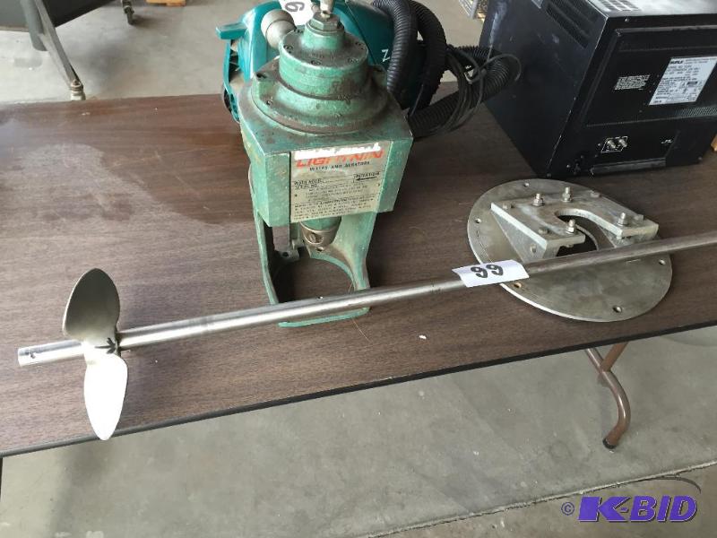 lot 99 image: Lightnin mixer head with mount and mixing bla...