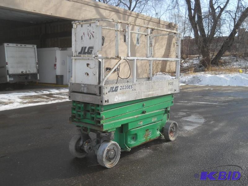 JLG 2030 ES Scissorlift. Only 263 Actual Hours Aluminum Deck