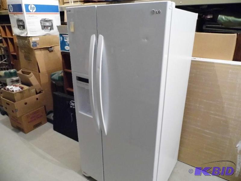 lot 1 image: New LG Fridge