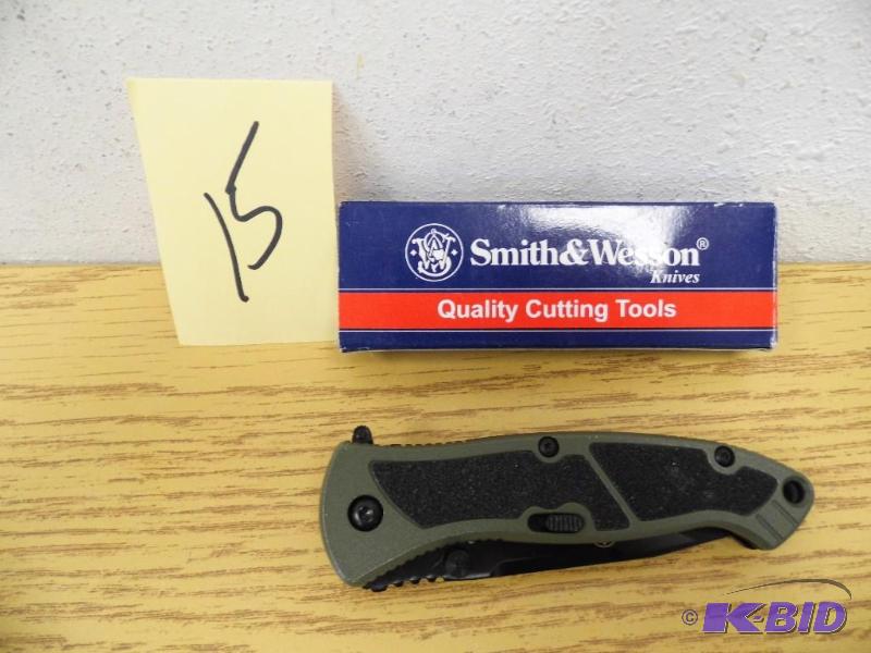 lot 15 image: Smith & Wesson