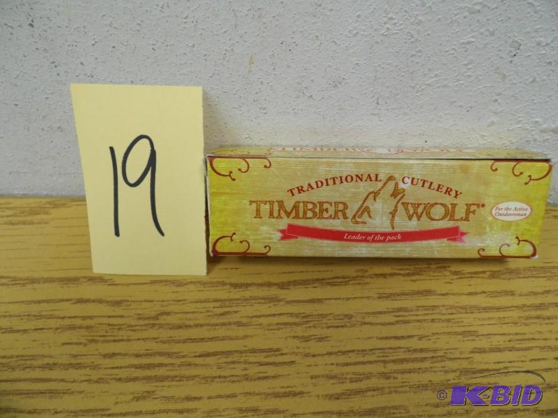 lot 19 image: Timber Wolf