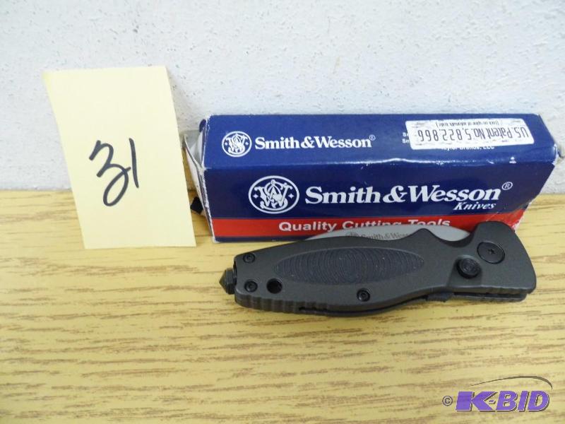 lot 31 image: Smith & Wesson