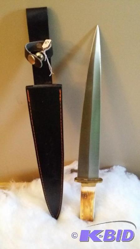 lot 15 image: Pakistan Knife