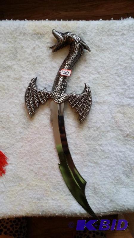 lot 20 image: Dragon handle knife
