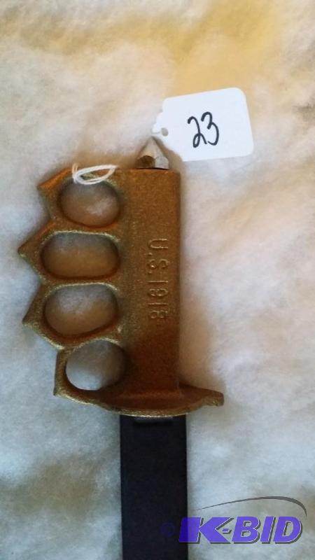lot 23 image: US Army knife