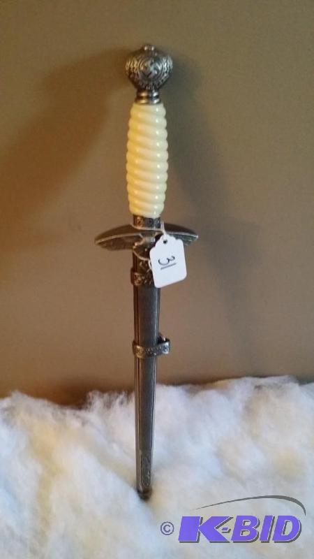lot 31 image: Mini Sword