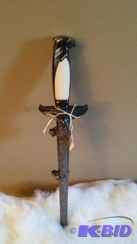 lot 34 image: Natzi knife