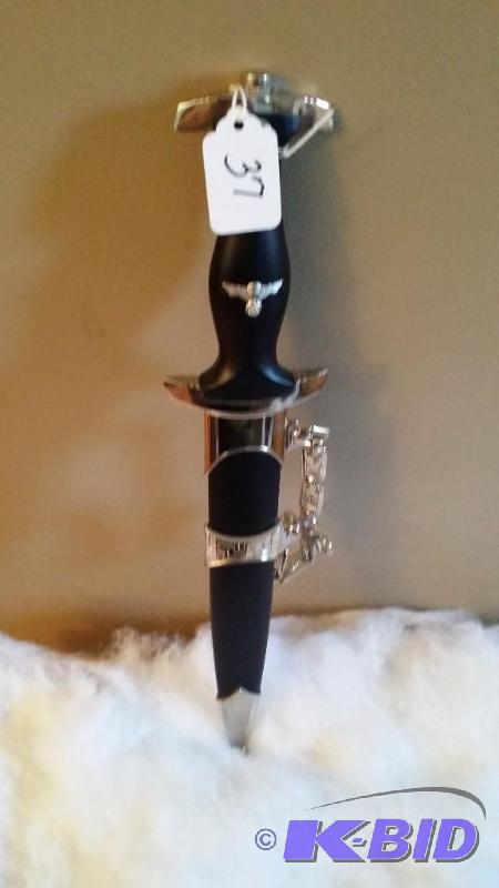 lot 37 image: Mini Sword