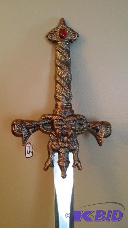 lot 5 image: Sword
