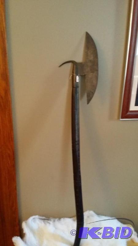 lot 7 image: Hatchet