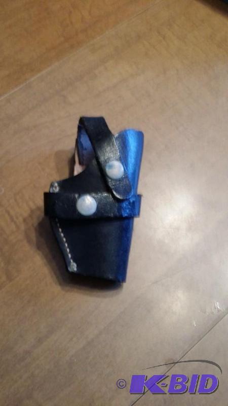 lot 79 image: Gun holster