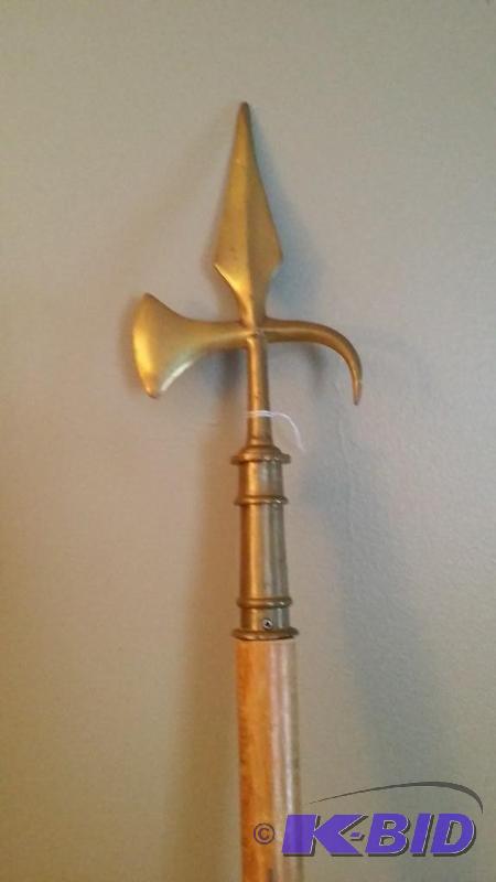 lot 8 image: Replica Spear