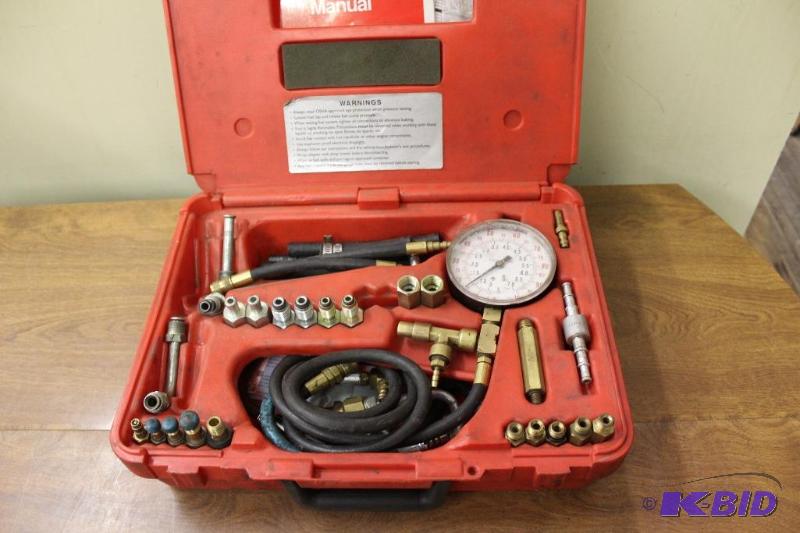 lot 102 image: Fuel Injection Pressure Test  Kit