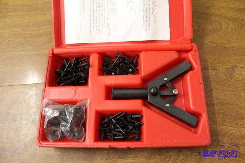 lot 103 image: MATCO Plastic Riveting Tool Kit