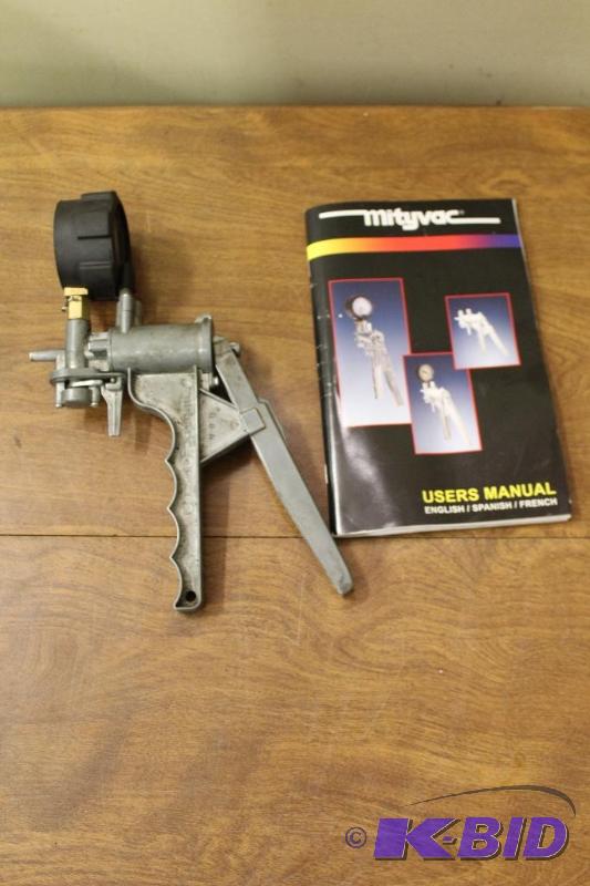 lot 105 image: Lincoln Mityvac Vacuum System Pressure Test System