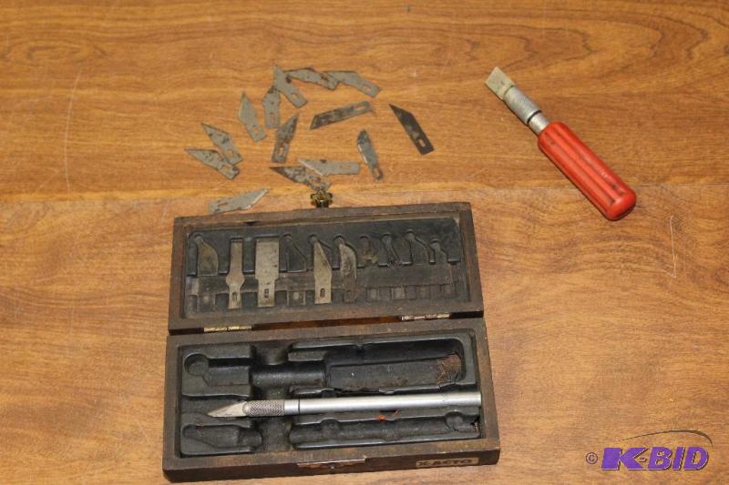 lot 12 image: X-Acto Knife Set