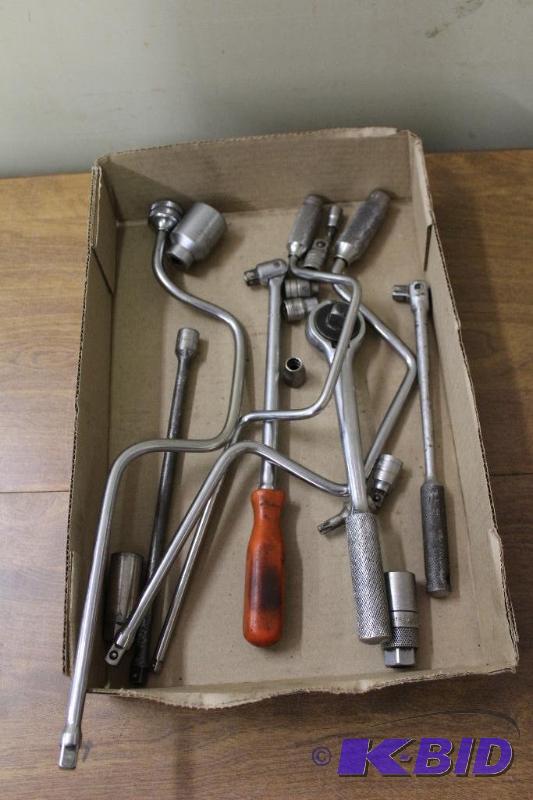 lot 136 image: Ratchets, MAC Breaker Bar, Etc..