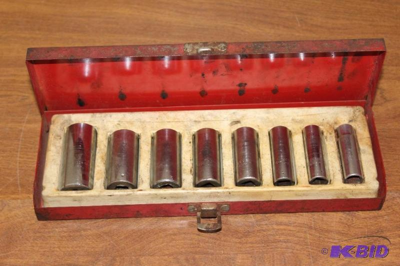 lot 14 image: Deep SAE Socket Set