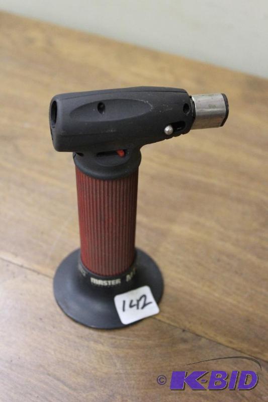 lot 142 image: Master Appliance Torch