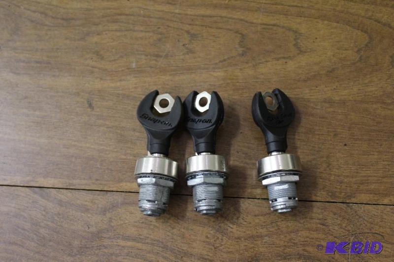 lot 150 image: Snap-on Locks with Keys