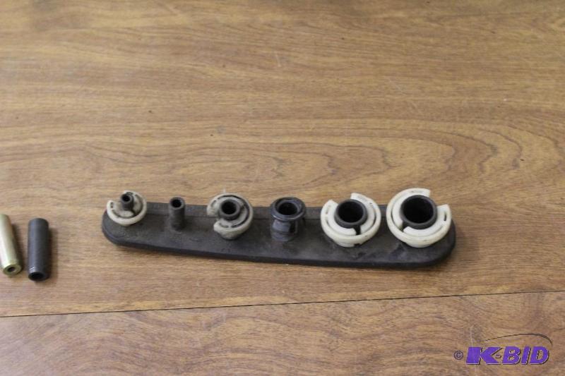 lot 155 image: Tool for uncoupling quick connect tubular couplings