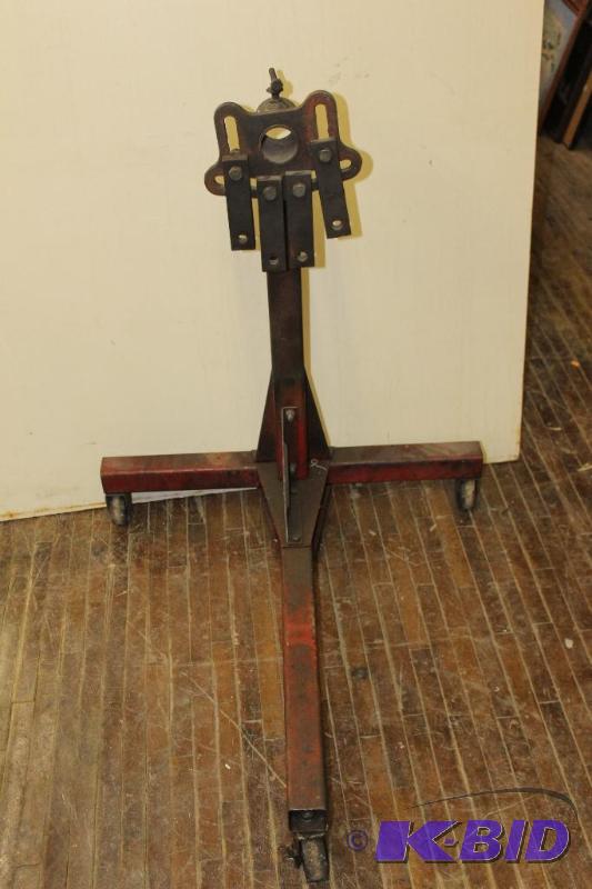 lot 3 image: Engine Stand   No maker known, heavy dut...