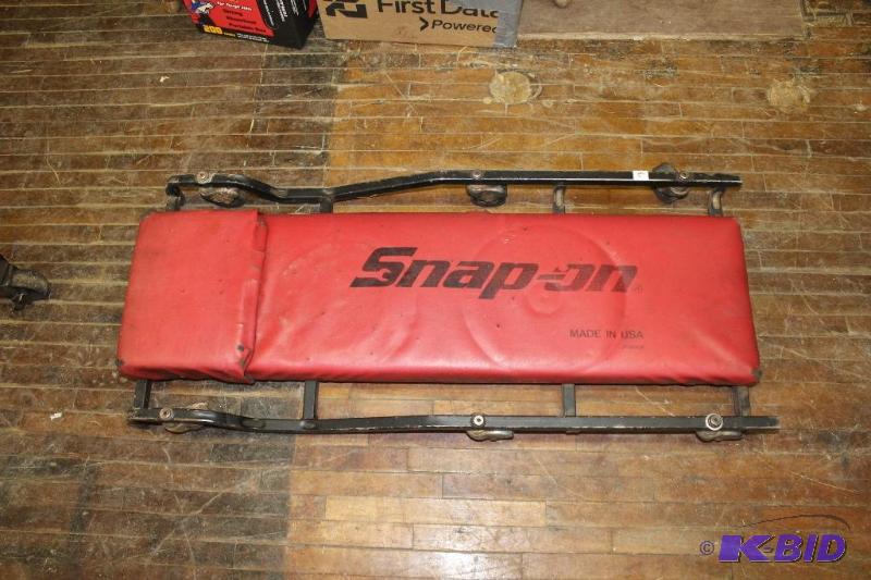 lot 5 image: Snap On Creeper     Creeper, Standa...
