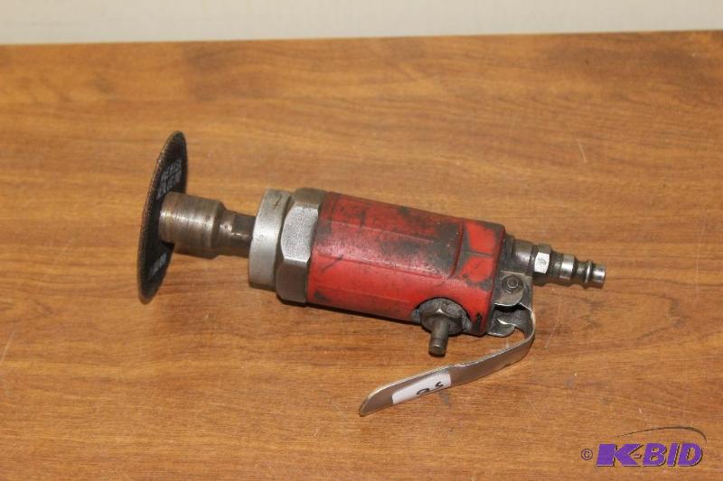 lot 56 image: Pneumatic Grinder
