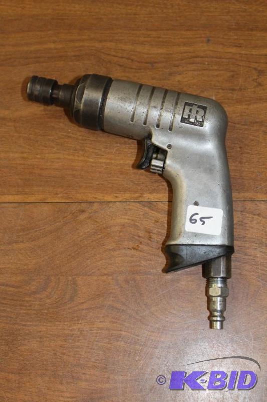 lot 65 image: Pneumatic Screwdriver Bit Gun