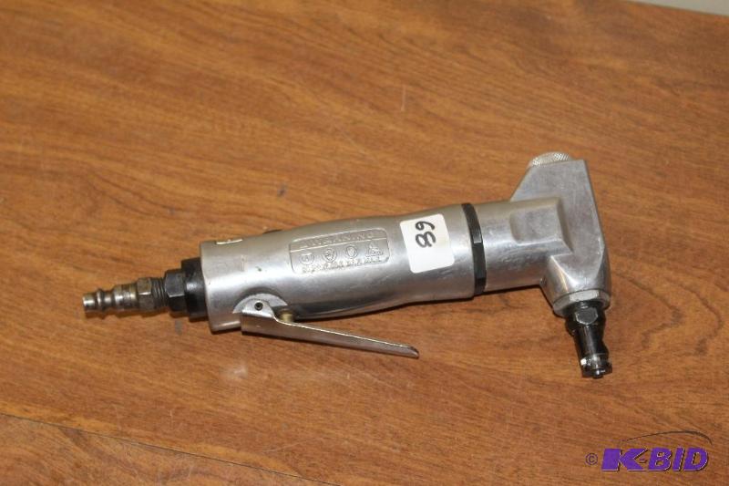 lot 68 image: Snap-on Blue Point Pneumatic Air Nibbler