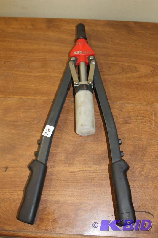 lot 78 image: ATD Tools Rivet Gun
