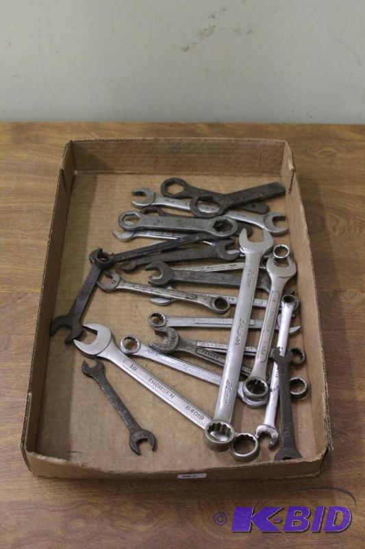 lot 81 image: Assorted Wrenches, Snap-on, etc...