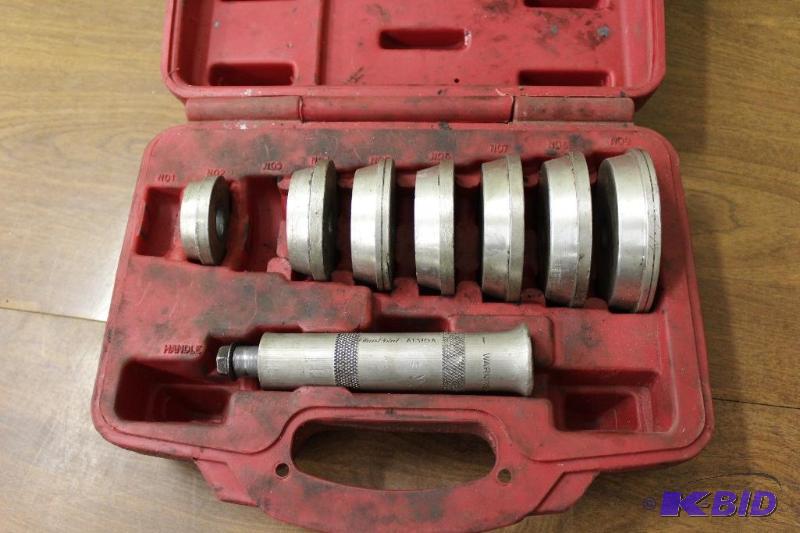 lot 92 image: Snap-on Blue Point Set