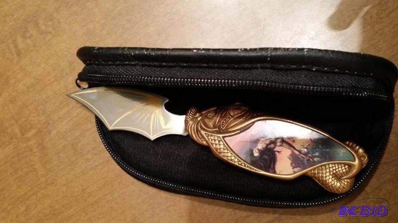 lot 26 image: Franklin Mint Collector Knife