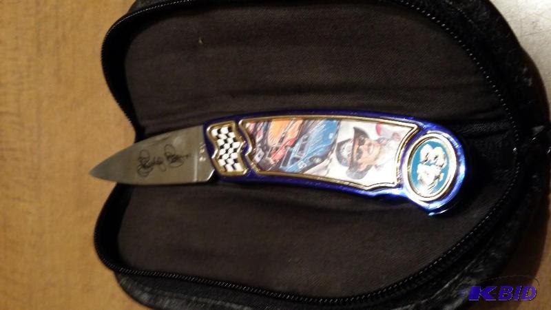 lot 37 image: Franklin Mint Collector Knife