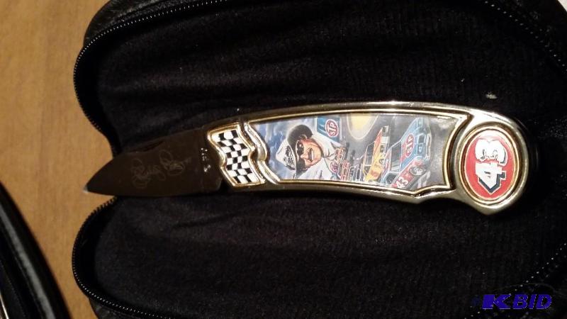 lot 38 image: Franklin Mint Collector Knife