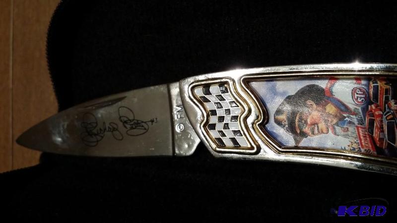 lot 39 image: Franklin Mint Collector Knife
