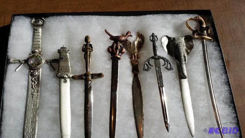 lot 43 image: Letter openers