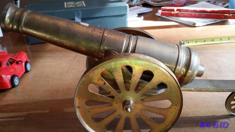 lot 49 image: Cannon