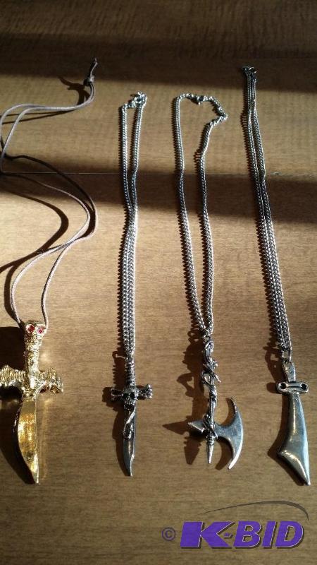 lot 62 image: Lot of Chains