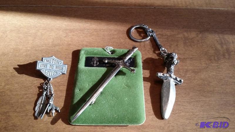lot 63 image: Keychain and more