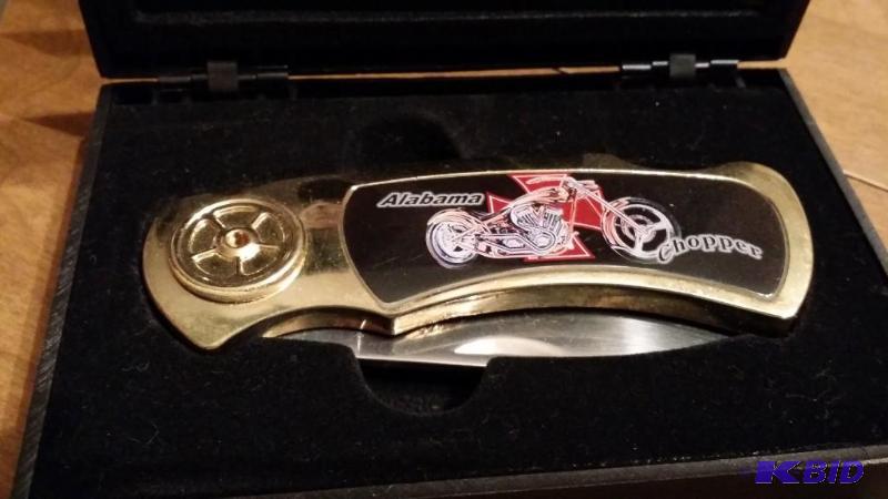 lot 8 image: Pocket Knife