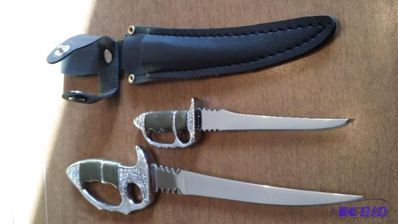 lot 84 image: Double Knife Set