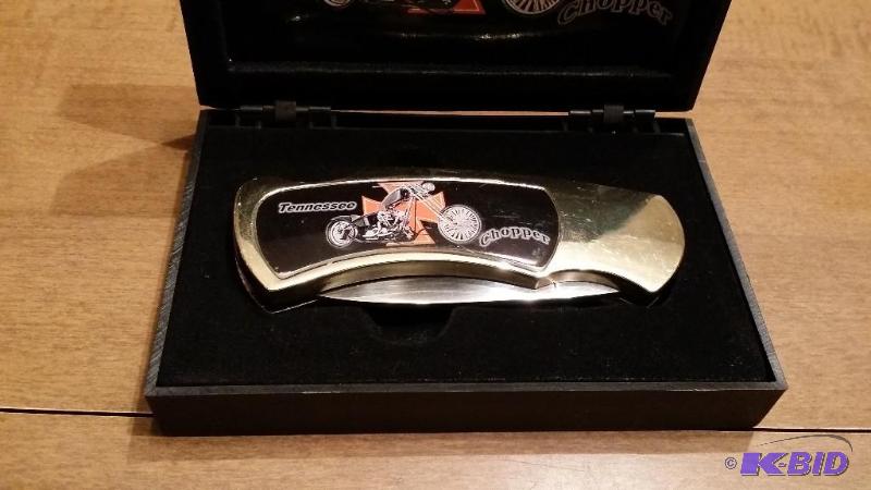 lot 9 image: Collector Knife
