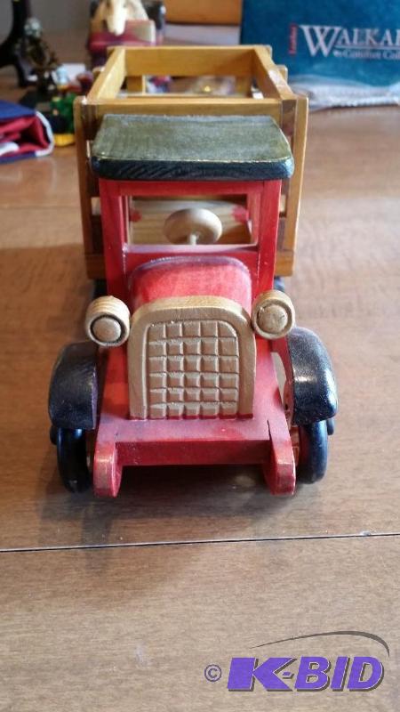 lot 98 image: Wood Truck